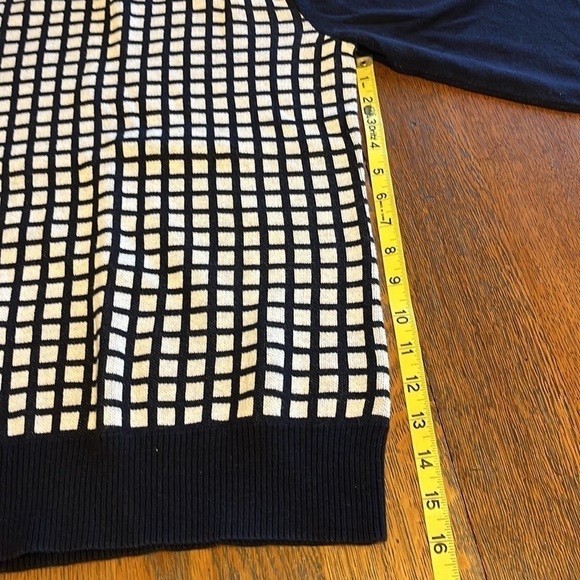Liz Claiborne black and white check cotton sweater with solid sleeves size M - Picture 8 of 9